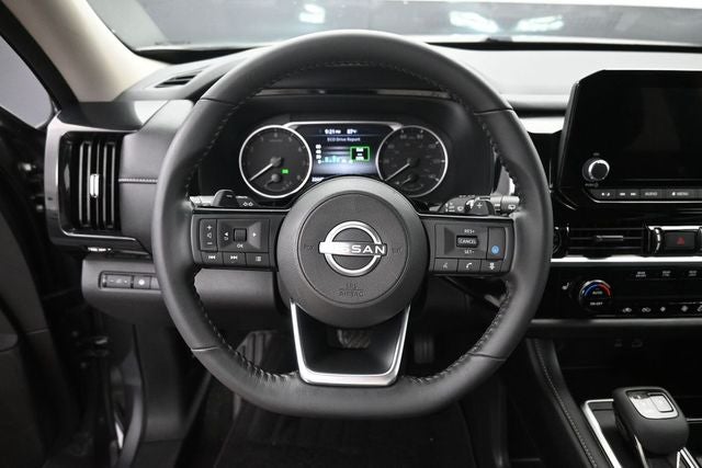 2023 Nissan Pathfinder SV