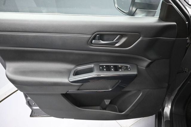 2023 Nissan Pathfinder SV