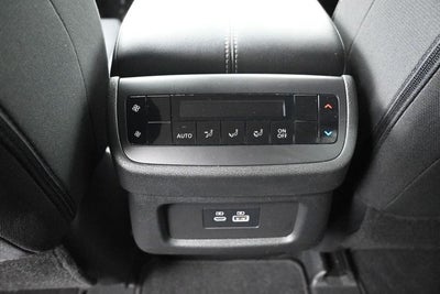 2023 Nissan Pathfinder SV