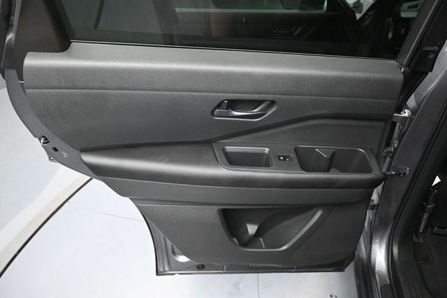 2023 Nissan Pathfinder SV