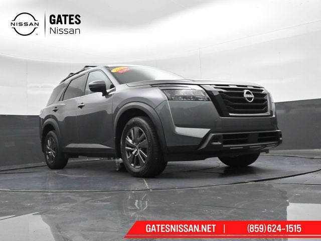 2023 Nissan Pathfinder SV