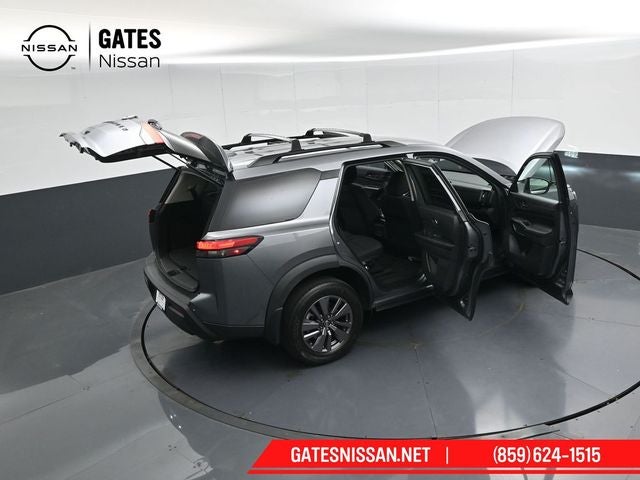 2023 Nissan Pathfinder SV