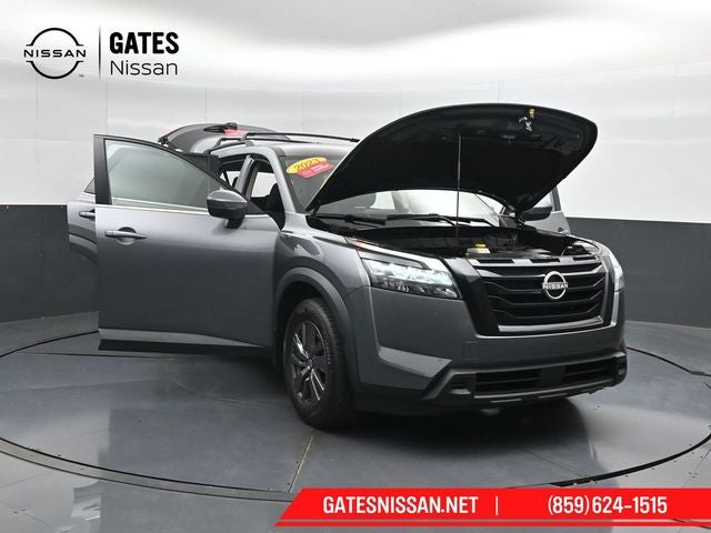 2023 Nissan Pathfinder SV