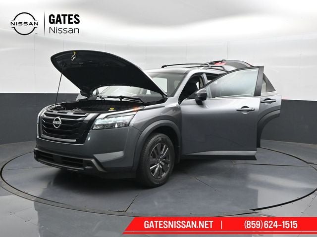 2023 Nissan Pathfinder SV