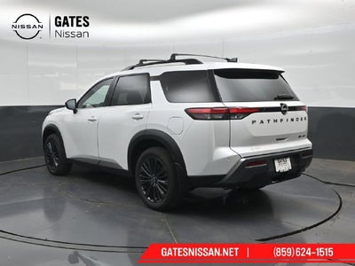 2026 Nissan Pathfinder SL