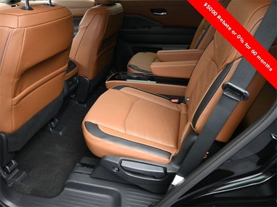 2025 Nissan Pathfinder Platinum