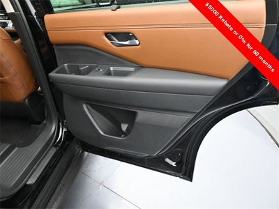 2025 Nissan Pathfinder Platinum