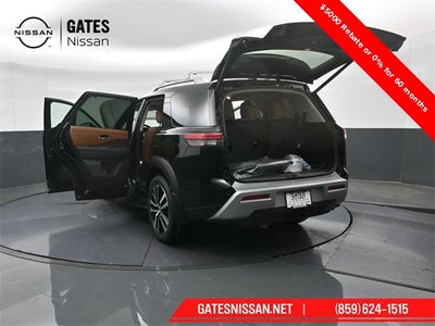 2025 Nissan Pathfinder Platinum