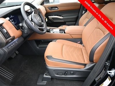 2025 Nissan Pathfinder Platinum