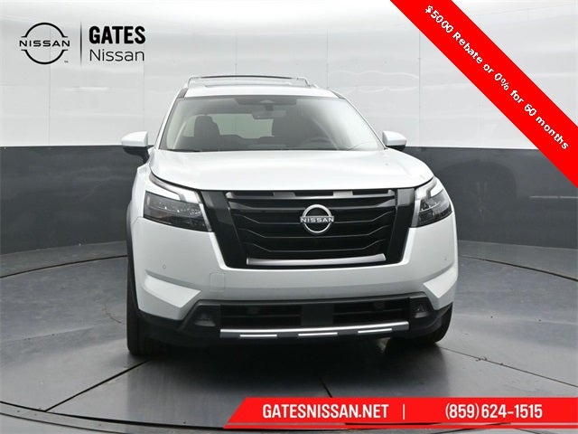 2025 Nissan Pathfinder Platinum