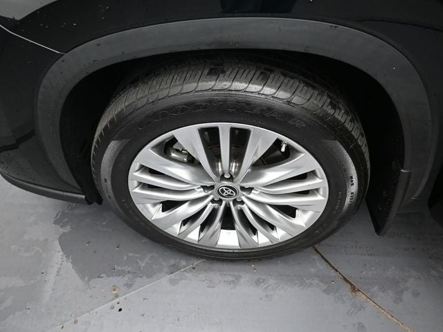 2024 Toyota Highlander Platinum