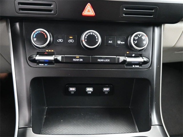 2023 Kia Carnival LX