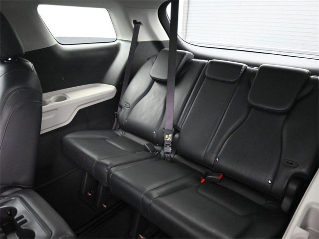 2023 Kia Carnival LX