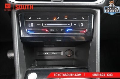 2025 Volkswagen Taos SE