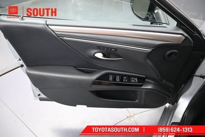 2023 Lexus ES ES 300h F SPORT Handling