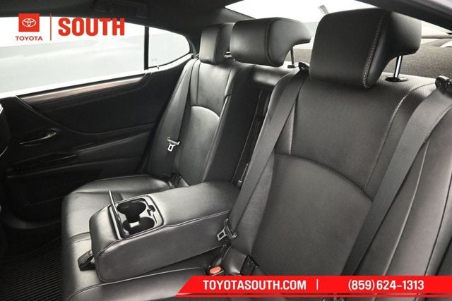 2023 Lexus ES ES 300h F SPORT Handling