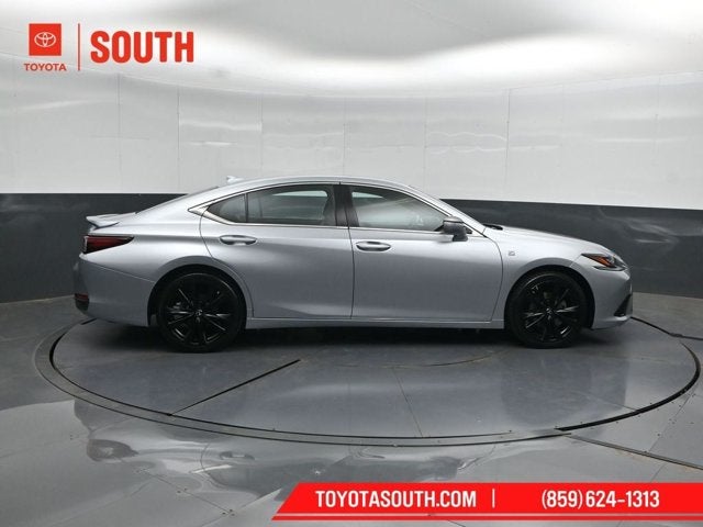 2023 Lexus ES ES 300h F SPORT Handling
