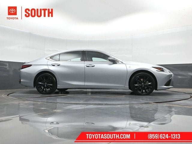 2023 Lexus ES ES 300h F SPORT Handling