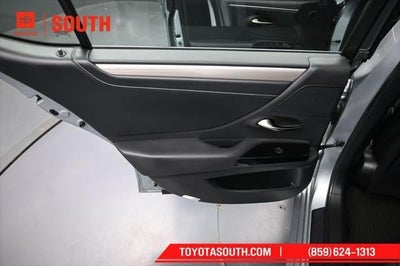2023 Lexus ES ES 300h F SPORT Handling