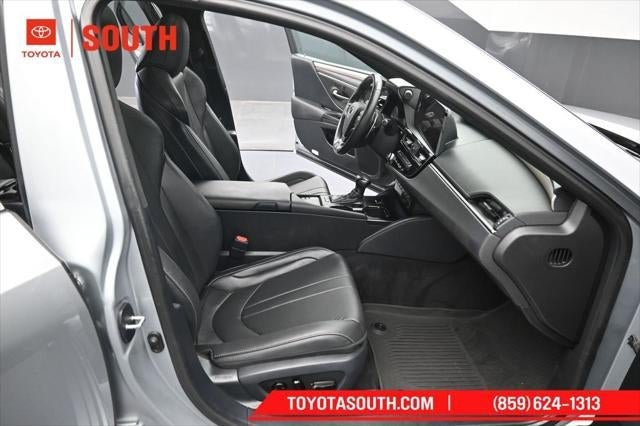 2023 Lexus ES ES 300h F SPORT Handling