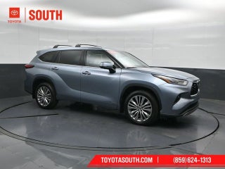 2023 Toyota Highlander Hybrid Platinum