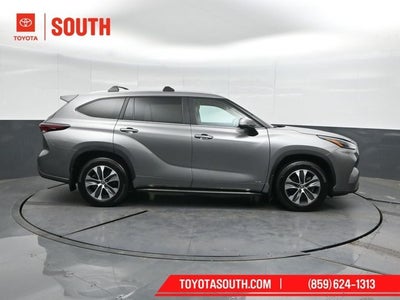 2025 Toyota Highlander Hybrid XLE Nightshade